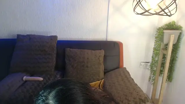 milk chloe  online show from March 30, 2026, 12:39 pm