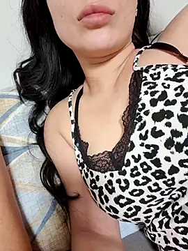 halii21 online show from March 9, 2026, 9:51 pm