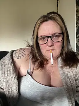 Busty-GilfQuinn online show from March 2, 2026, 12:23 pm