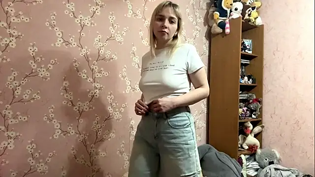 LiraDreamX online show from April 26, 2026, 4:15 pm