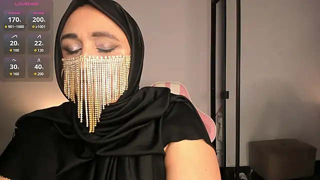 HijabiMilff online show from June 3, 2026, 2:33 pm