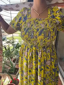 Queenlipx online show from May 31, 2026, 6:52 am