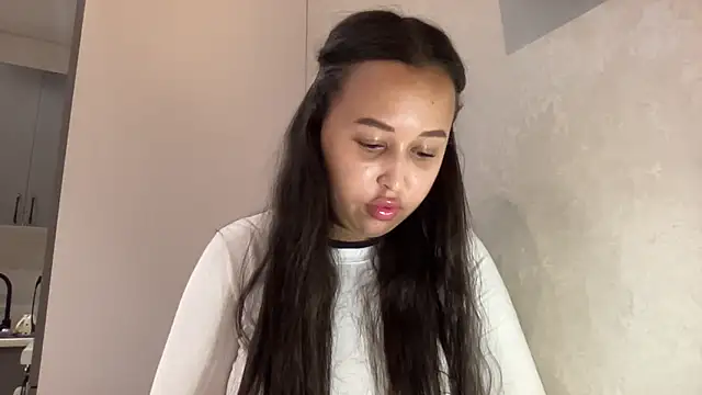 Dana 005 online show from June 1, 2026, 9:03 pm