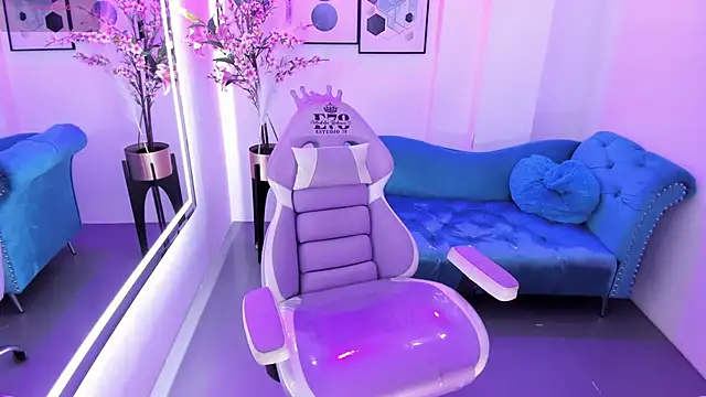 Chloe meoww online show from May 29, 2026, 12:11 pm
