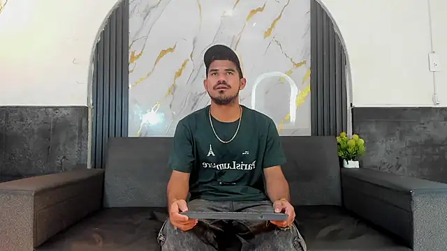 Latins on fire online show from April 17, 2026, 11:13 am