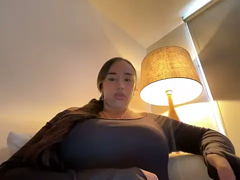 Eyssha online show from February 22, 2026, 7:37 pm