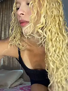 loirinha atrevida online show from April 22, 2026, 4:25 pm