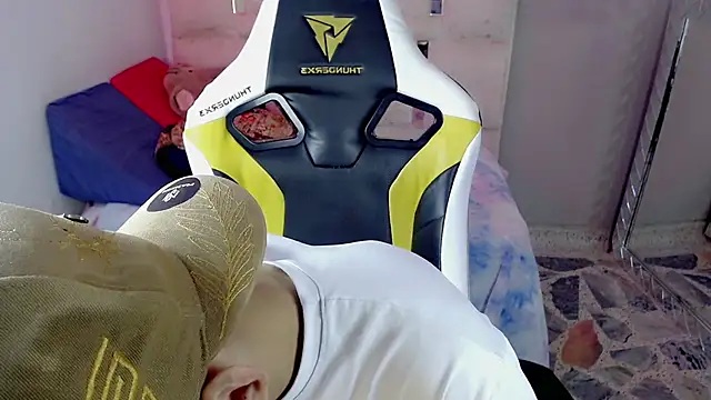 Snapshot of Houston_bby_ chatting on March 2, 2026, 8:38 pm Houston bby online show from March 2, 2026, 8:38 pm