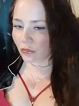Snapshot of Kandi-kiss chatting on August 7, 2026, 9:43 pm Kandi-kiss online show from August 7, 2026, 9:43 pm