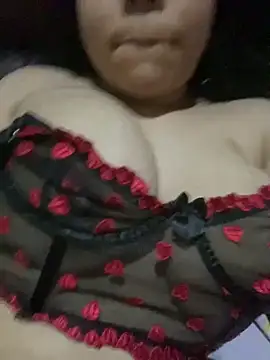 Princesinhaxx online show from May 17, 2026, 12:43 am