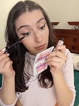 Sweett Karol online show from April 16, 2026, 8:09 pm