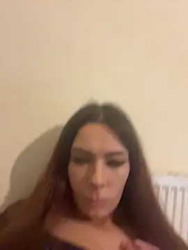 Snapshot of SexyLily22x chatting on February 21, 2026, 6:43 pm SexyLily22x online show from February 21, 2026, 6:43 pm