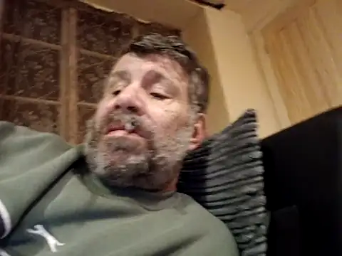 stud2512 online show from April 16, 2026, 8:53 pm