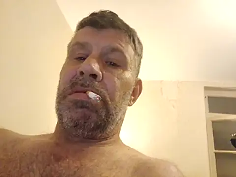 stud2512 online show from May 4, 2026, 11:29 pm