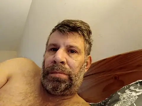 stud2512 online show from April 11, 2026, 6:21 am