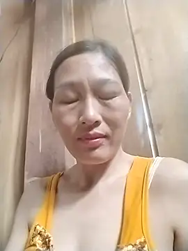 lris-Beauty77 online show from July 13, 2026, 11:37 pm