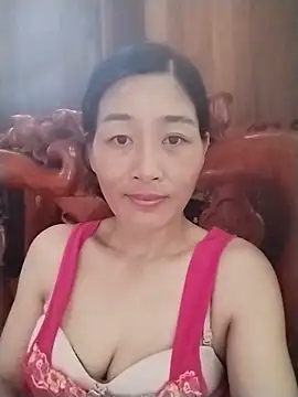 lris-Beauty77 online show from June 18, 2026, 10:53 am