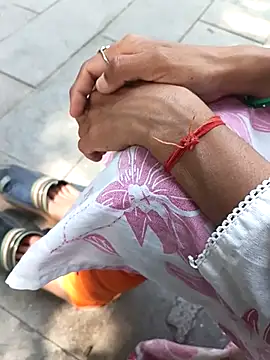 Snapshot of khushi_jain chatting on February 27, 2026, 6:57 am khushi jain online show from February 27, 2026, 6:57 am