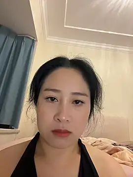 kate-kaixin online show from April 15, 2026, 10:32 pm