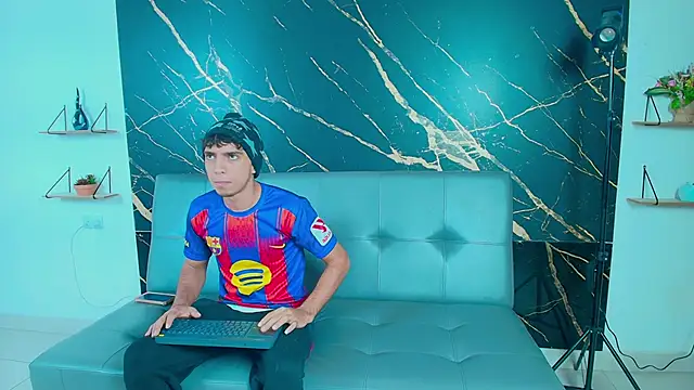 Snapshot of thiago_moreno chatting on February 25, 2026, 12:05 pm thiago moreno online show from February 25, 2026, 12:05 pm