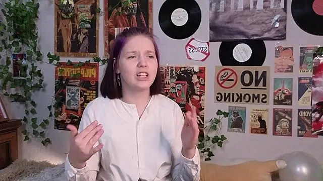 Snapshot of OllieLirette chatting on March 2, 2026, 7:32 pm OllieLirette online show from March 2, 2026, 7:32 pm