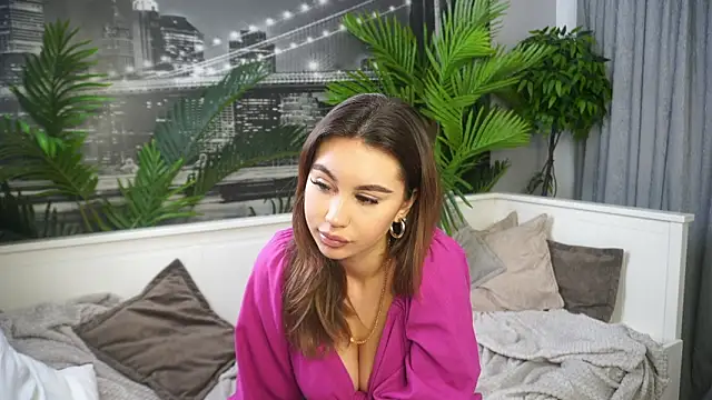 JulyMilky online show from March 22, 2026, 2:18 pm