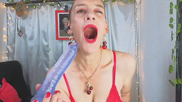 LeanaMaturee online show from April 10, 2026, 12:23 pm