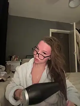 Bellesweett online show from April 7, 2026, 7:15 pm