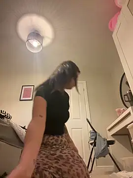 Alicemaexx online show from April 24, 2026, 8:11 pm