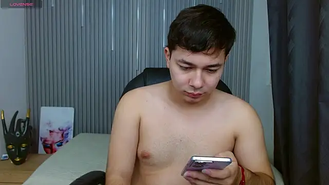 Snapshot of Julian_Smith21 chatting on July 13, 2026, 11:04 pm Julian Smith21 online show from July 13, 2026, 11:04 pm