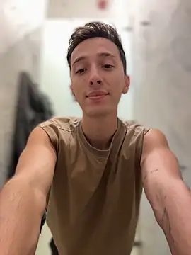 Thiago Jones1 online show from March 4, 2026, 6:37 pm