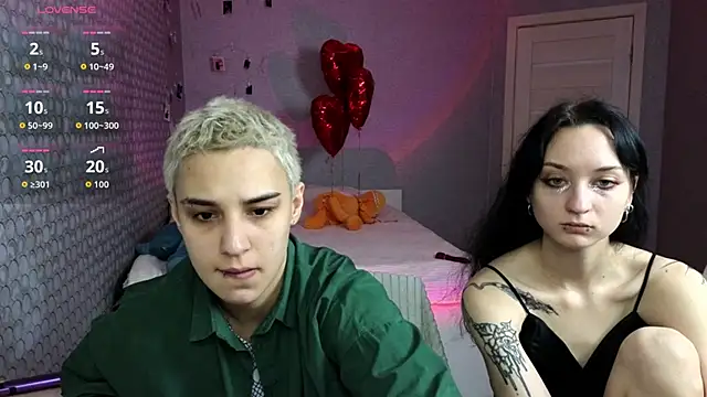 Snapshot of LuxuryLoverss chatting on February 24, 2026, 11:00 am LuxuryLoverss online show from February 24, 2026, 11:00 am