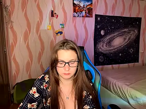 Snapshot of HotEmilia chatting on May 7, 2026, 8:56 pm HotEmilia online show from May 7, 2026, 8:56 pm