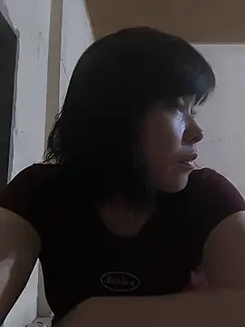 juicy-milu online show from June 3, 2026, 12:28 pm