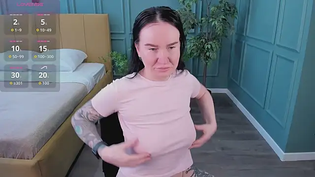 JustGrace online show from April 10, 2026, 5:36 am