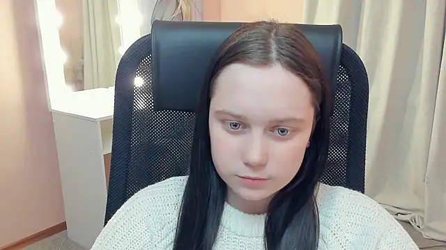 LynnaNull online show from February 24, 2026, 1:23 pm