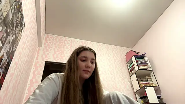 Snapshot of JanineThielman chatting on June 14, 2026, 1:23 pm JanineThielman online show from June 14, 2026, 1:23 pm