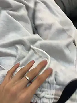 NniuAh online show from February 24, 2026, 10:38 am