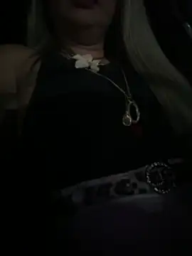 Nanda loiragostosa online show from March 26, 2026, 10:51 pm