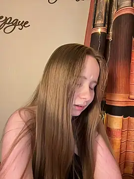 cutefoxieee online show from July 17, 2026, 8:17 pm