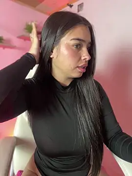 I Valentina online show from April 15, 2026, 7:18 pm