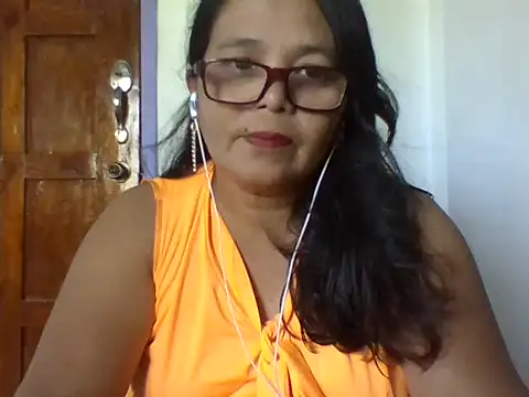 Flowerblossom123 online show from April 29, 2026, 5:33 am
