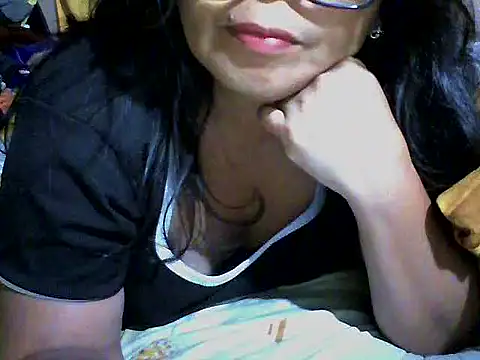 Flowerblossom123 online show from April 10, 2026, 7:10 pm