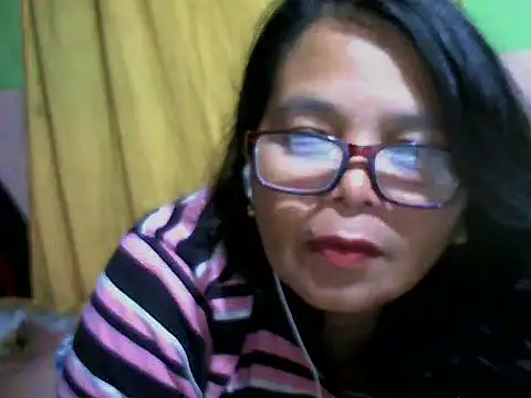 Flowerblossom123 online show from May 11, 2026, 4:04 pm