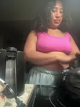 BunnyYT online show from April 14, 2026, 11:43 pm