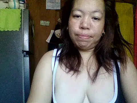 sweet lhyn online show from June 16, 2026, 4:34 am