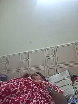 Strip-Couple2 online show from June 3, 2026, 7:53 am