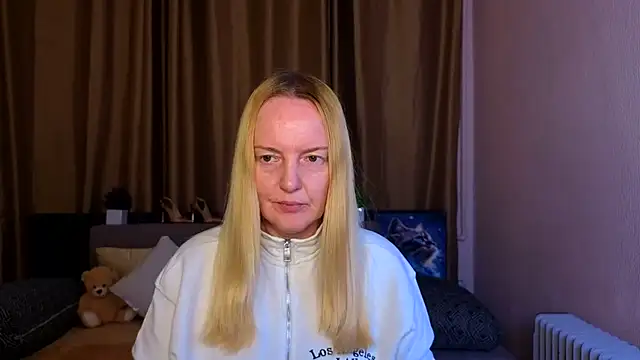 Snapshot of Bella_soulmate chatting on June 13, 2026, 11:30 am Bella soulmate online show from June 13, 2026, 11:30 am
