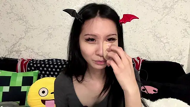 kishagrayone online show from May 7, 2026, 1:03 pm