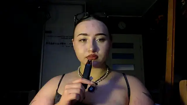 Snapshot of AriaWet chatting on July 1, 2026, 7:25 pm AriaWet online show from July 1, 2026, 7:25 pm
